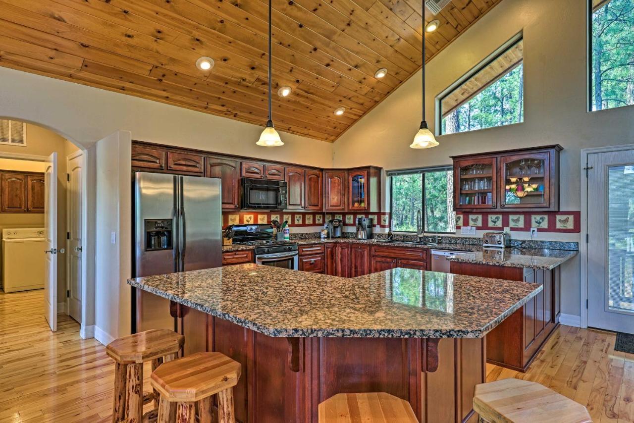 Serene Lakeside Cabin With Decks And Edler Lake Views! Pinetop-Lakeside Exterior foto